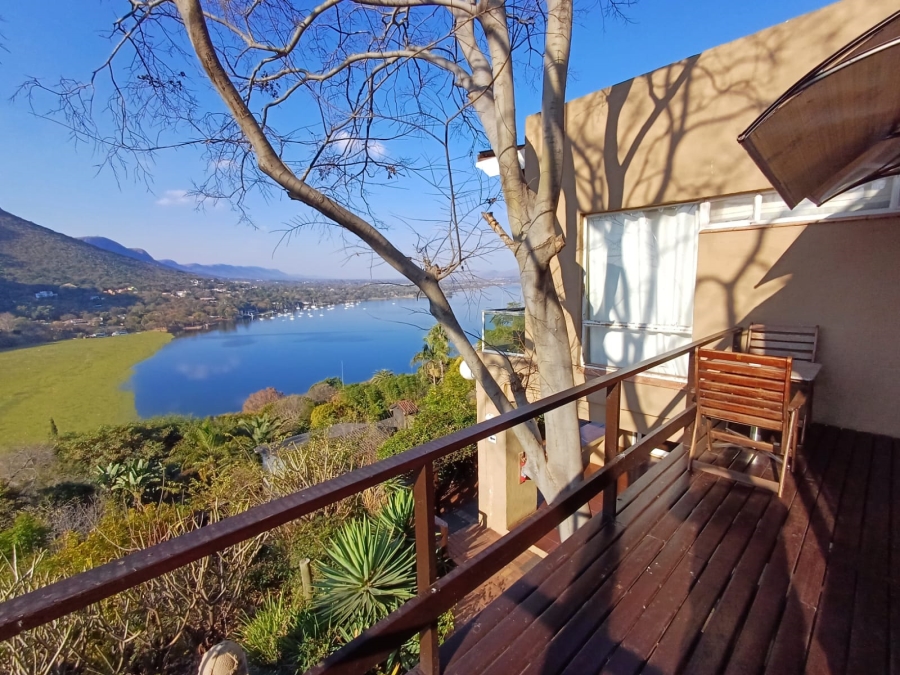 6 Bedroom Property for Sale in Kosmos North West